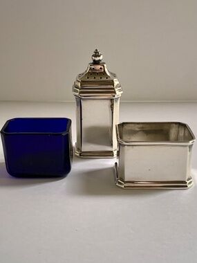 Bravingtons London Sterling Salt & Pepper Set Cobalt Liner